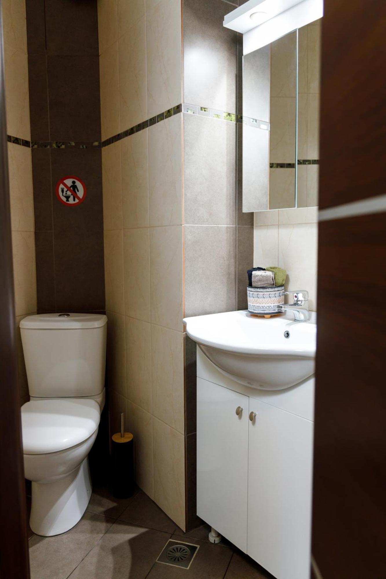 Charming With Gorgeous View & Private Parking Apartment